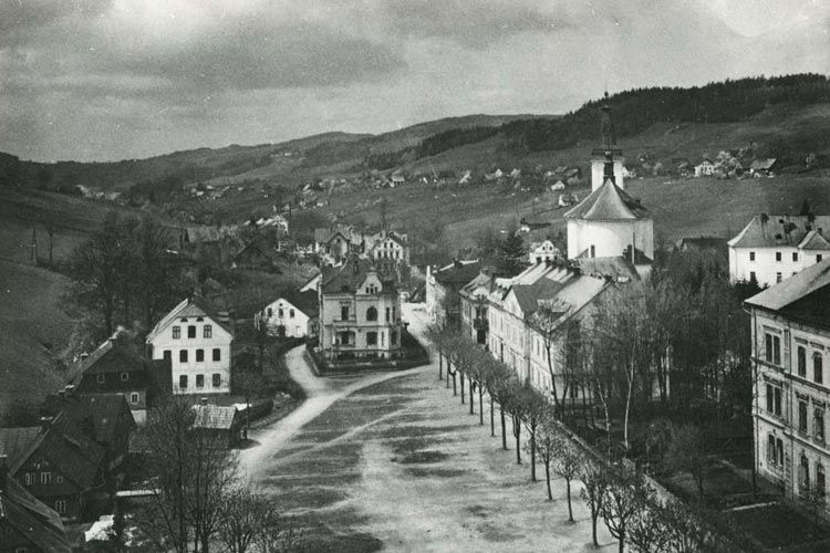 Dolní náměstí 1930