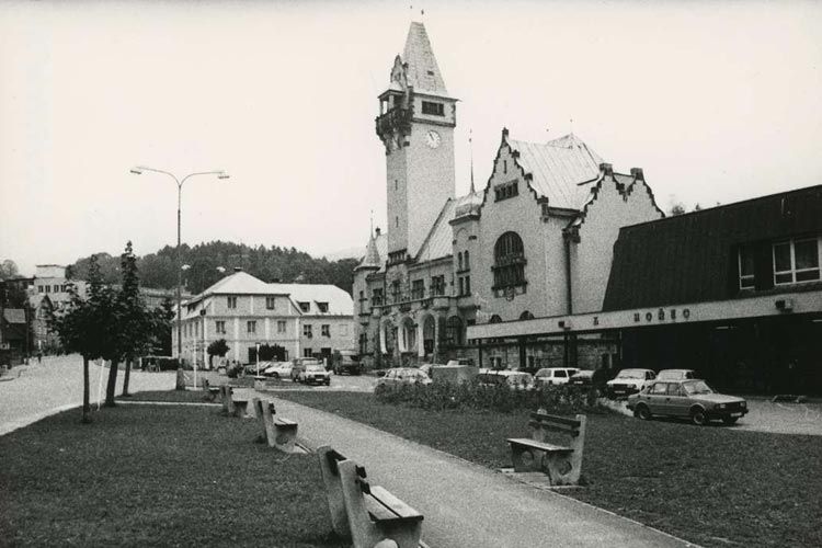 Dolní náměstí 1996