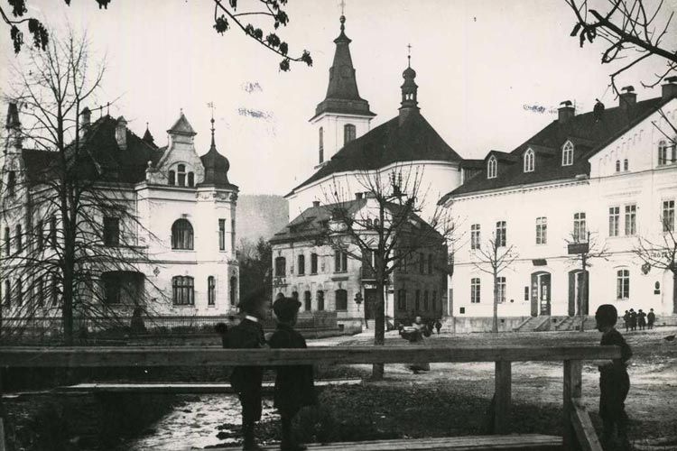 Dolní náměstí ~1920