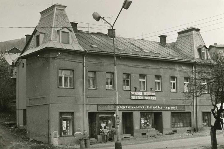 Dolní náměstí 1988