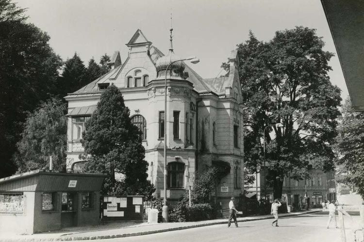 Vila Haney - Komerční banka 1992